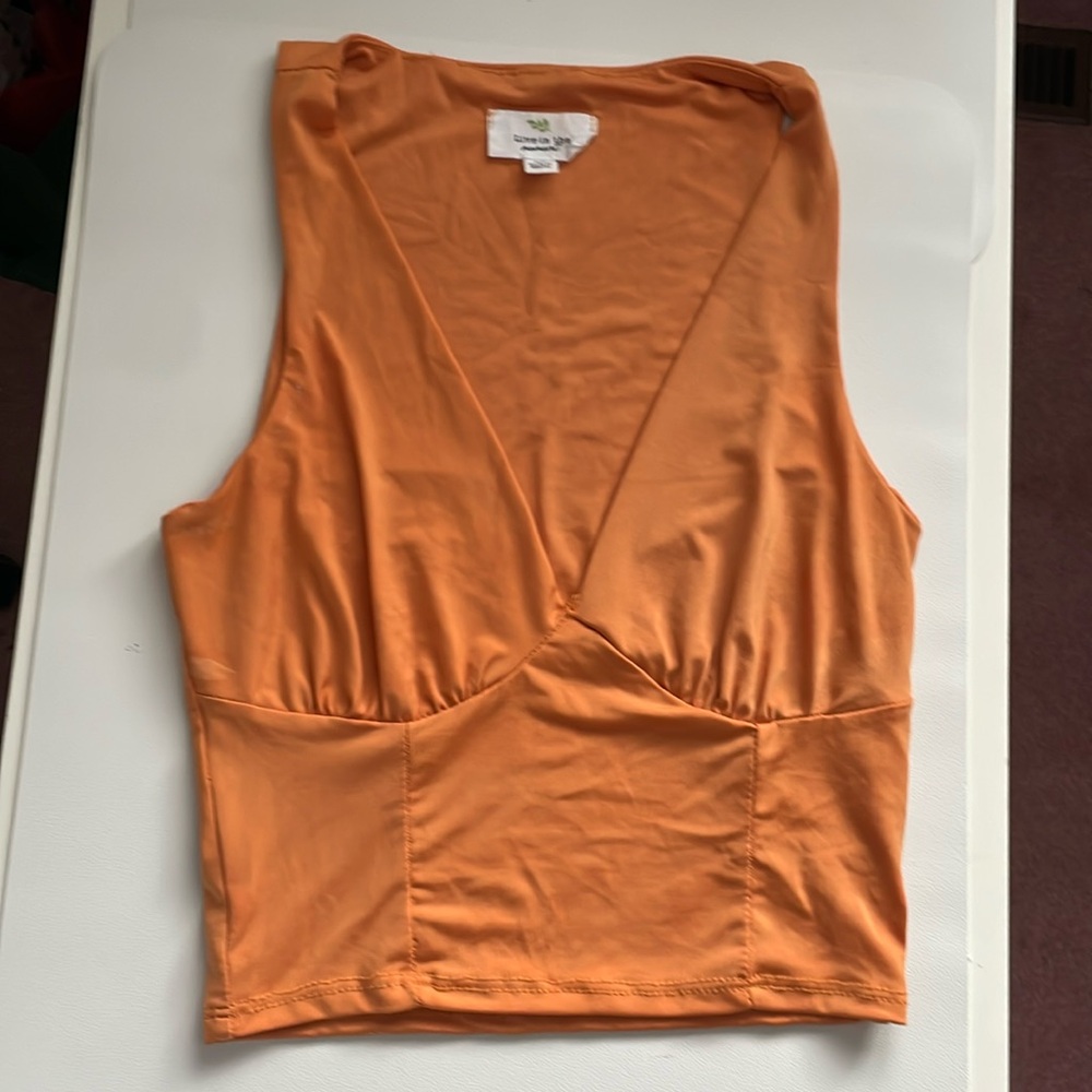 💚3/$15💚 XS orange V-neck tank top crop tank top